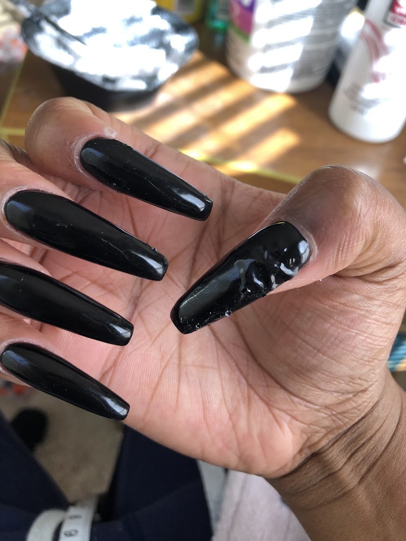 Deloux Nail Salon, nail salon in Stratford, CT, photo 6 of 9